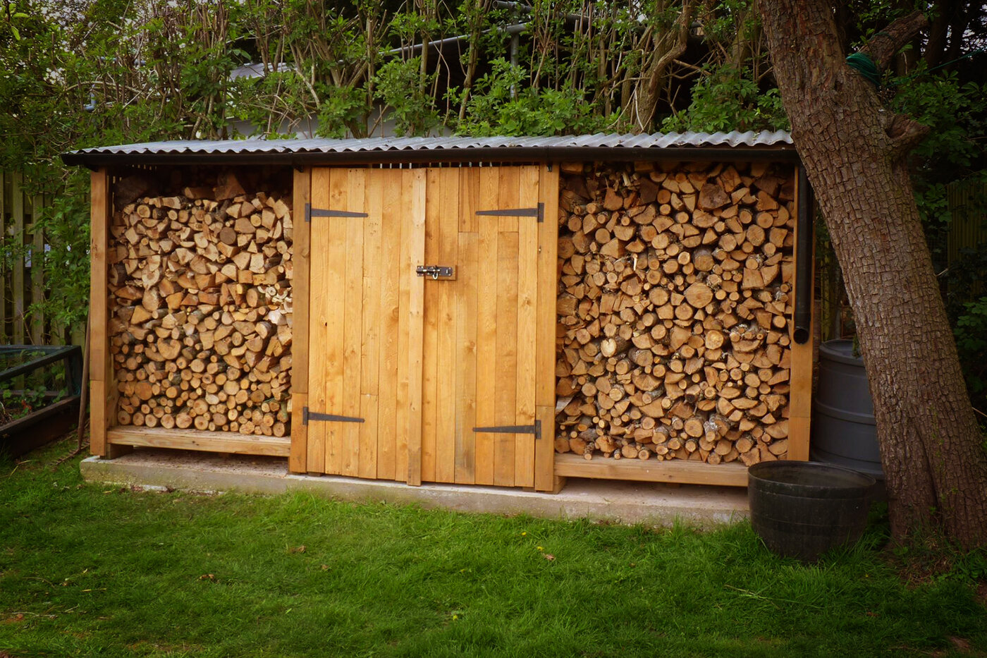 Covered log best sale store